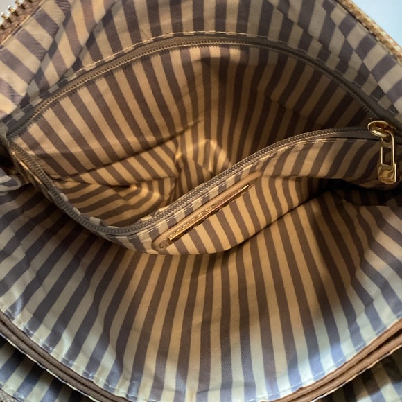 Miztique Crossbody Multiple Pocket Purse No Strap Included - Picture 8 of 10